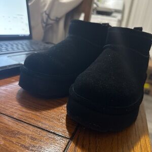 Bearpaw boots size 3